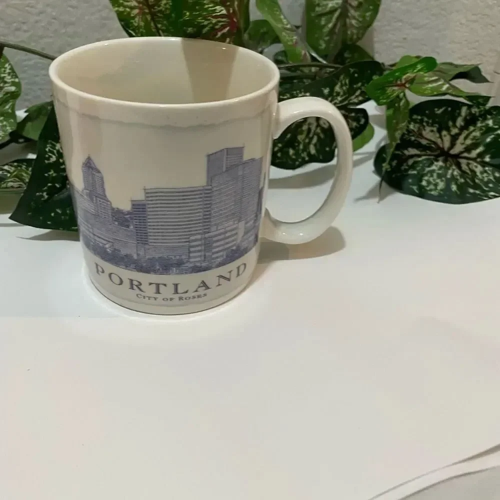 Starbucks city of roses Portland coffee mug B1